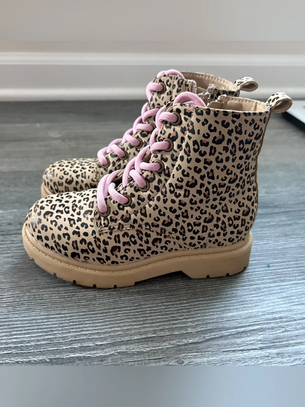 Kids Leopard Print Lace-Up Boots with Pink Laces. Size 9/10